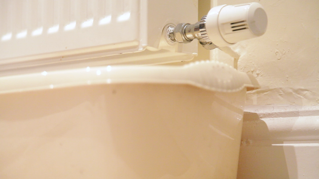 Drenar el Radiador Vacíe el radiador