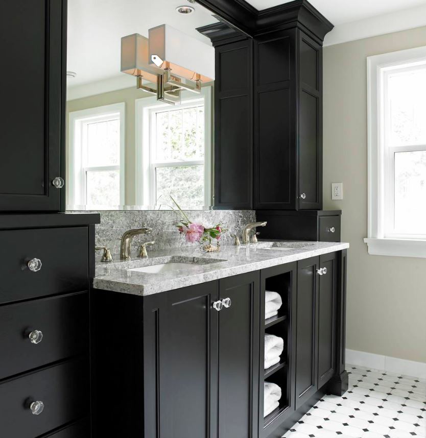 Muebles Negro para Baño. Diseño clásico y moderno con muebles negro y piso en blanco y negro.