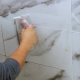 Cómo aplicar estuco o lechada sobre azulejos de una pared en una ducha guía paso a paso